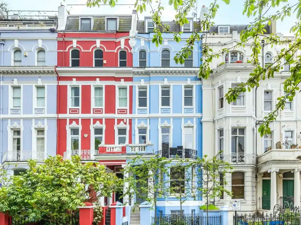 Rues colorées de Londres - Colville terrace - blog voyage du soleil dans les poches