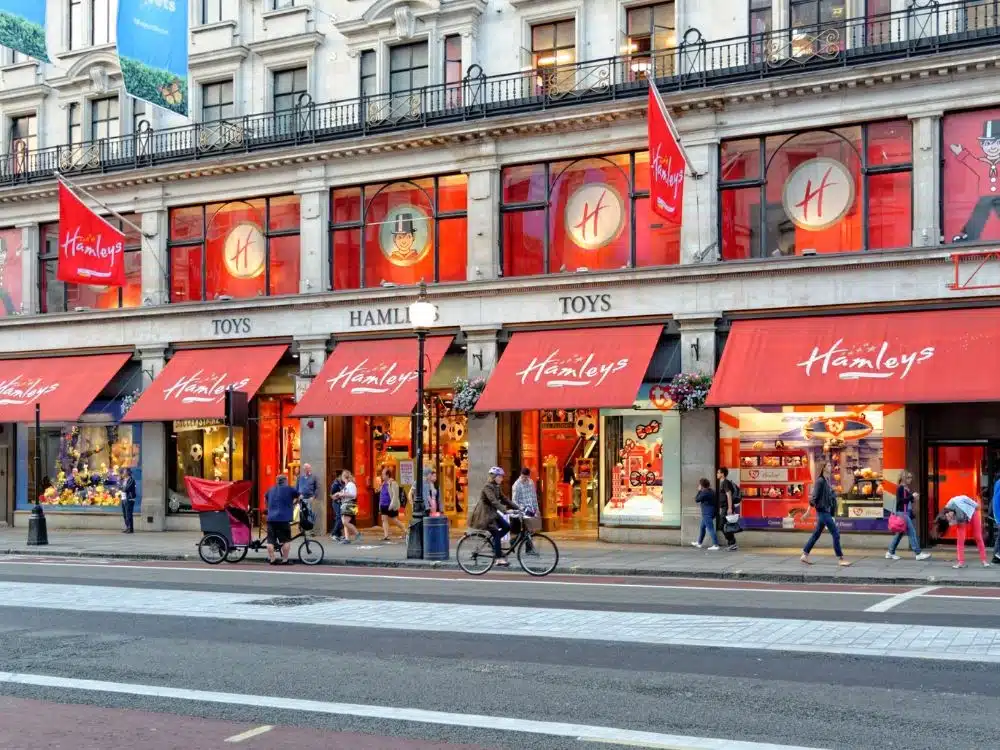 Que faire Noël Londres avec des enfants, Hamleys - Du soleil dans les poches blog voyages